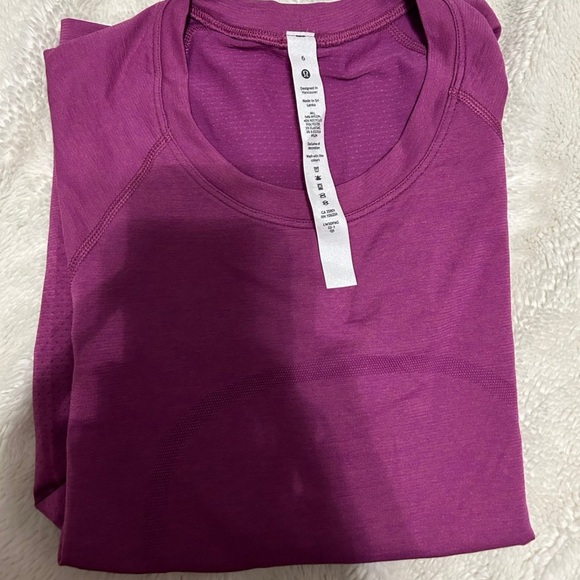 Swiftly Tech Shirt - Picture 2 of 5